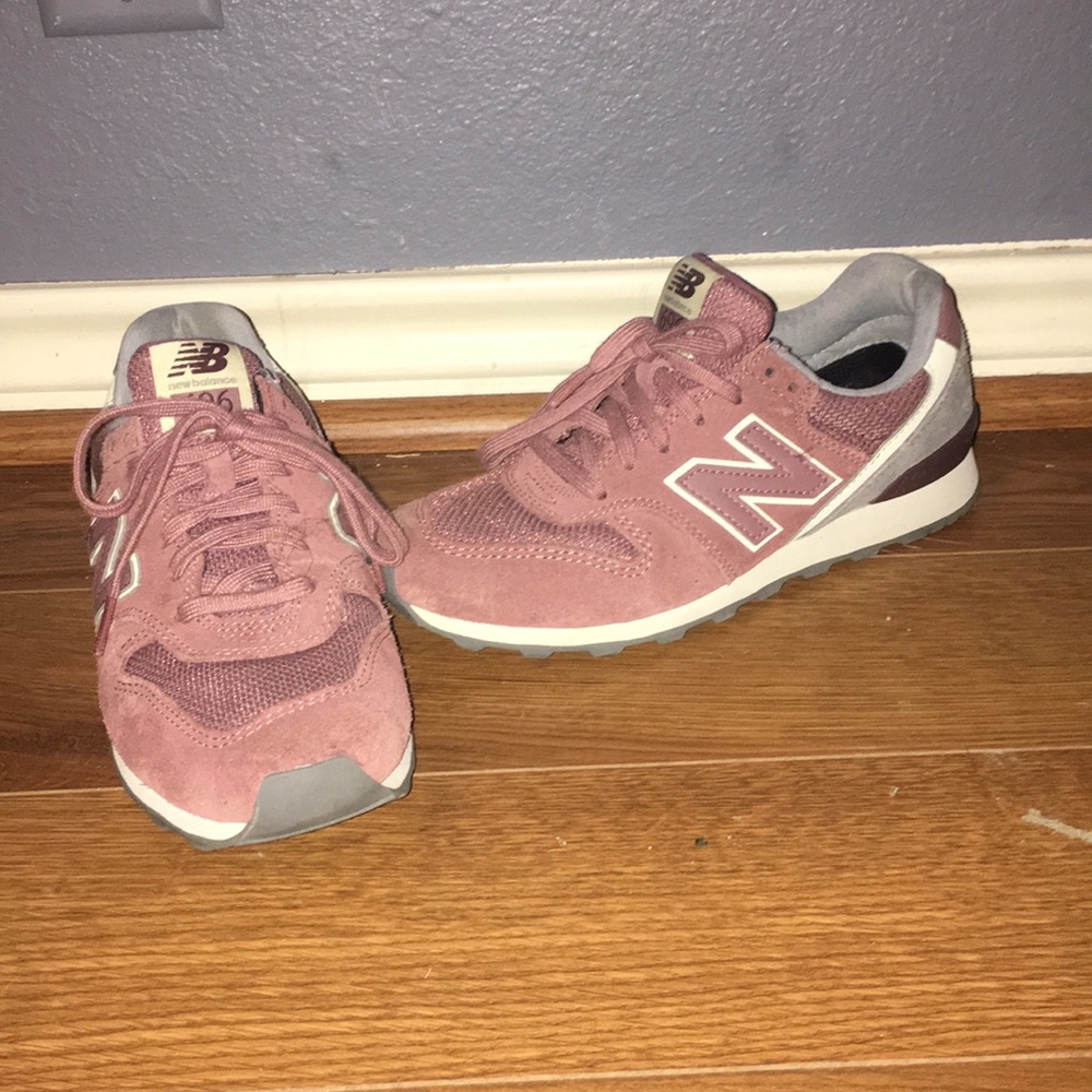 New balance (696)
